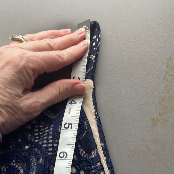 Vince Camuto Lace Midi Dress  | Size 6 | Elegant & Feminine - Picture 10 of 11